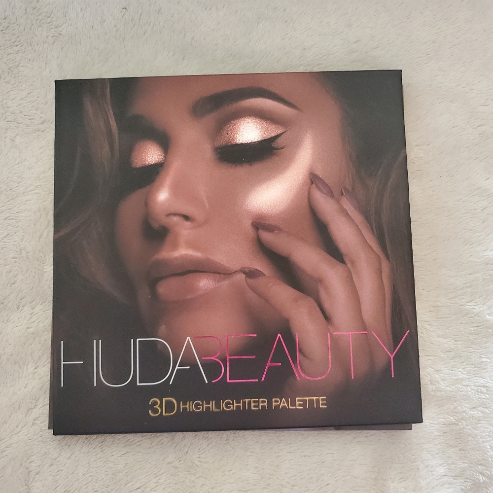 Huda Beauty 3D Highlighter Palette
